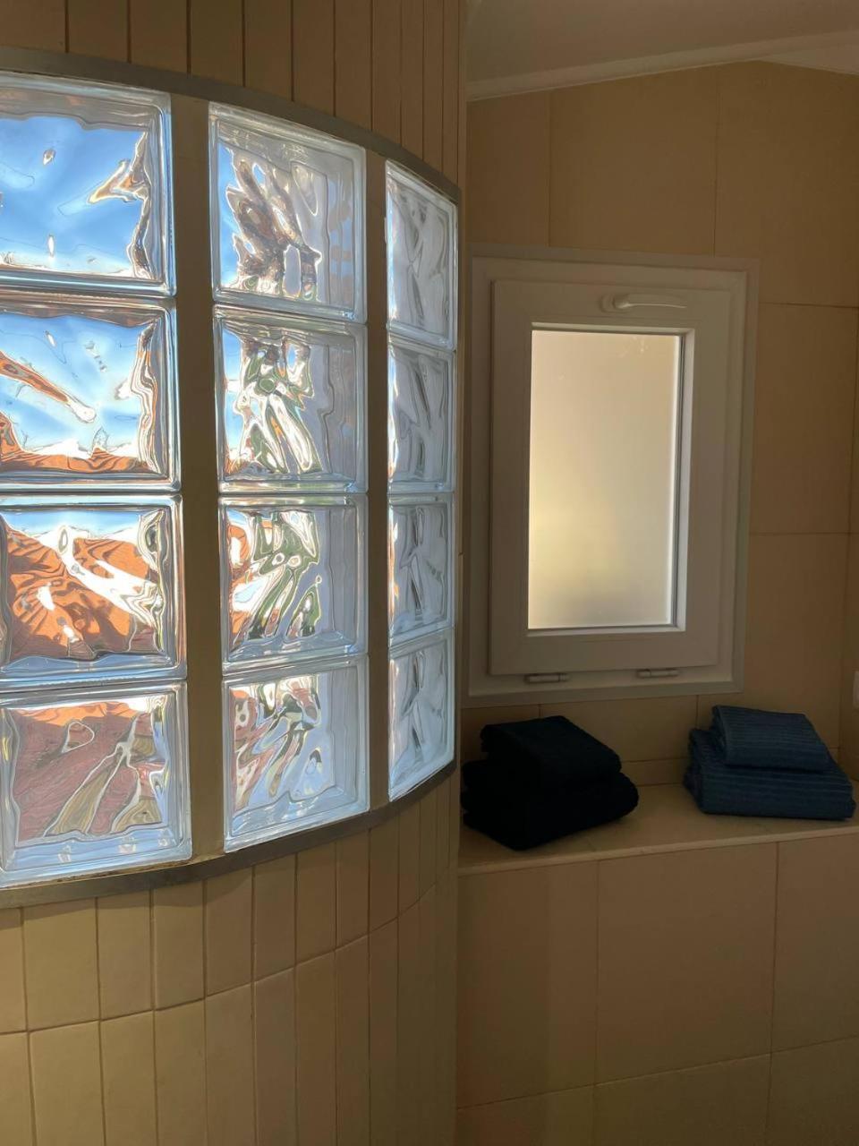 Private Room Trafaria Екстериор снимка