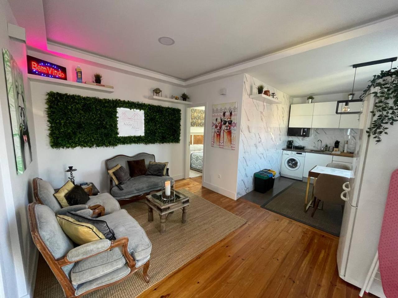 Private Room Trafaria Екстериор снимка